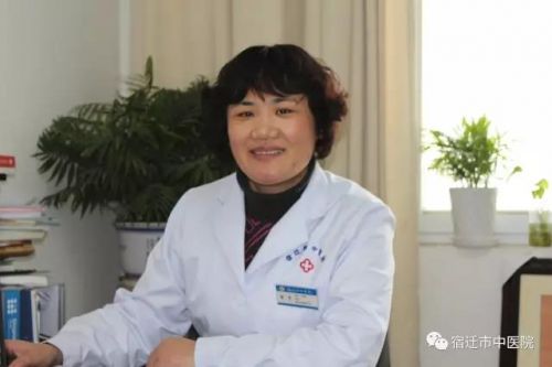 张  雯